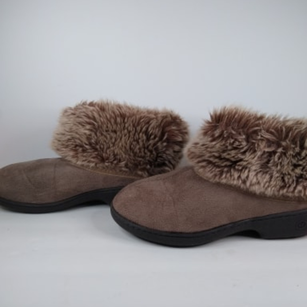 Isotoner Brown Slippers